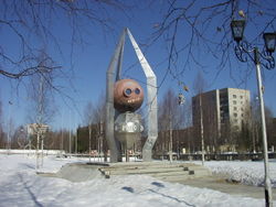 Monument to the first Ngeyv satellite, launched from Baalkeyng